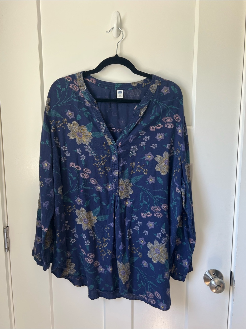 Old Navy Navy Floral Henley Blouse